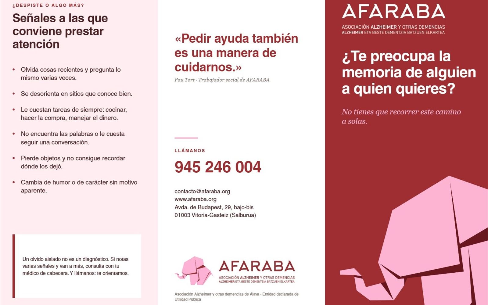 Tríptico de AFARABA abierto, con el elefante de origami rosa sobre granate